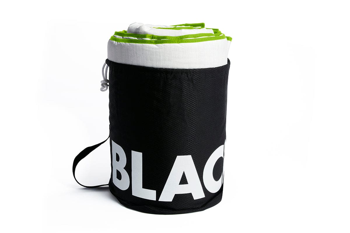 BLACKROLL RECOVERY BLANKET ALL YEAR 135 x 200 cm . Made of CELLIANT ® fibers