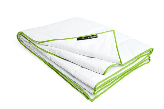 BLACKROLL RECOVERY BLANKET ALL YEAR 135 x 200 cm . Made of CELLIANT ® fibers